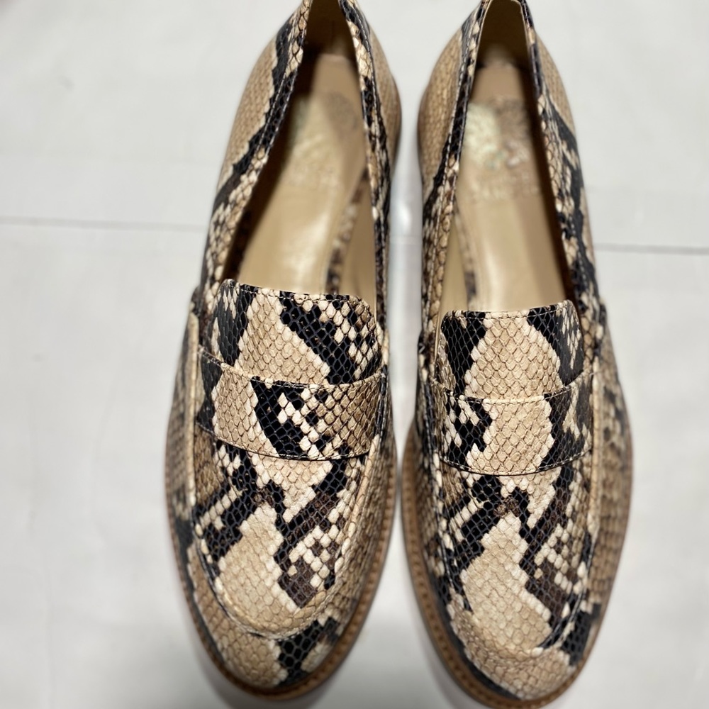 Vince Camuto Leather Tan&Black Snake Print Woman’s Slip  On Loafers 9.5 - Picture 6 of 12